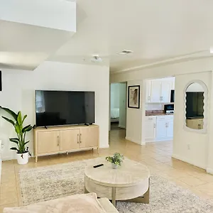  Apartment Cozy Evergreen By Airport