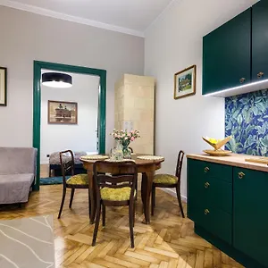 https://tyzenhauz-apartments-lobzowska-street.krakowhotelspoland.com