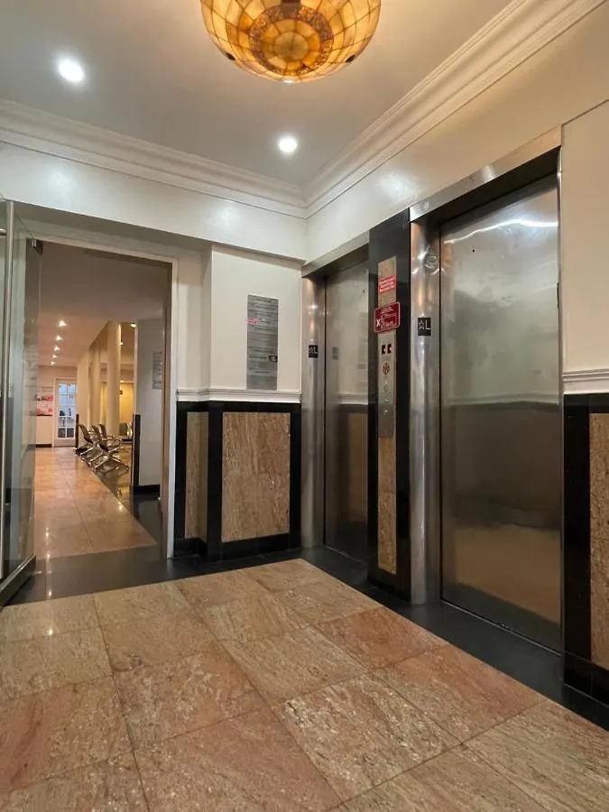 Апартаменты Hotel And The City, Empire State Building Нью-Йорк США